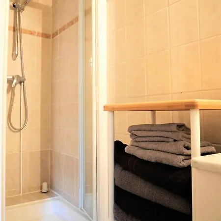 Spacious Studio Completely Renovated Right In The City Center Lyon