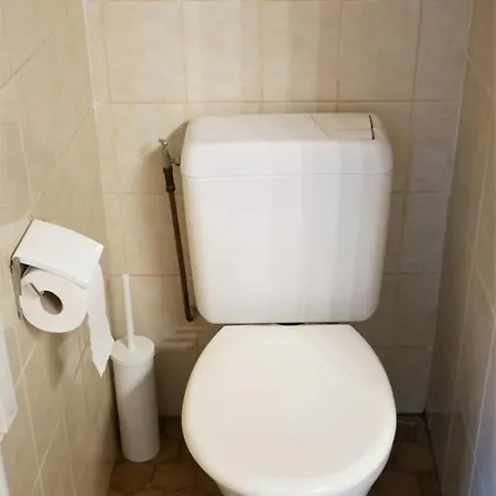 Spacious Studio Completely Renovated Right In The City Center *