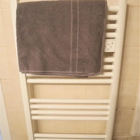 Spacious Studio Completely Renovated Right In The City Center *